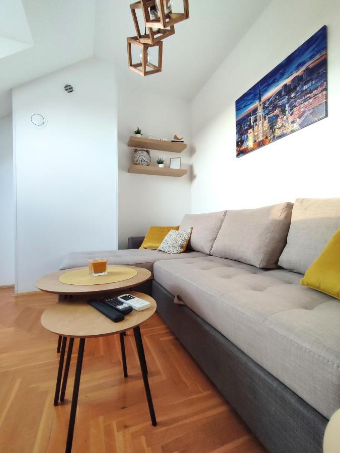 Apartman Ns Dan Private Parking Újvidék Kültér fotó