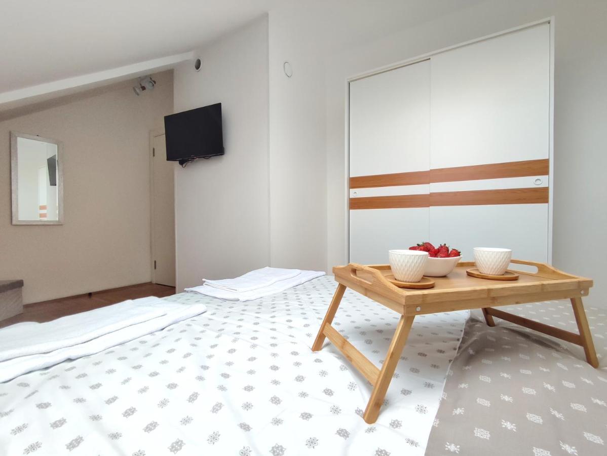 Apartman Ns Dan Private Parking Újvidék Kültér fotó